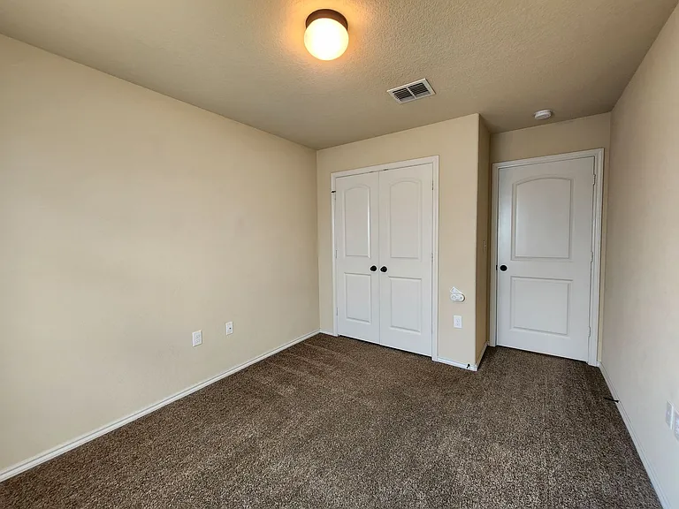 622 Creekside Cir — Photo 23