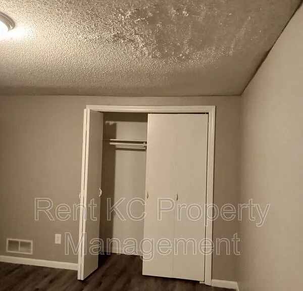 7013 Orchard St — Photo 21