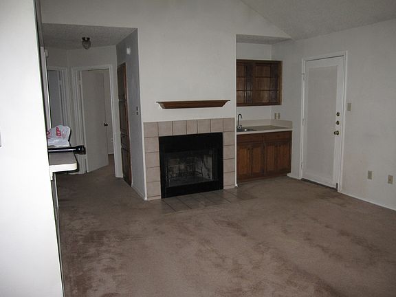 2nd image of 843 Mica Ln