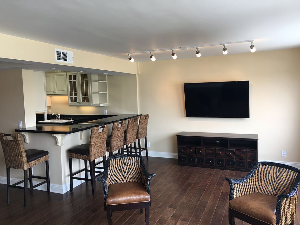 Family Room / Sitting Room