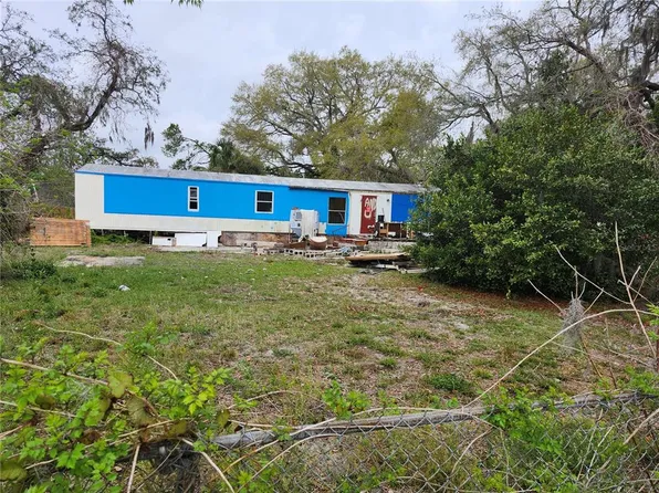 1902 N Mobile Villa Dr, Lutz, FL 33549