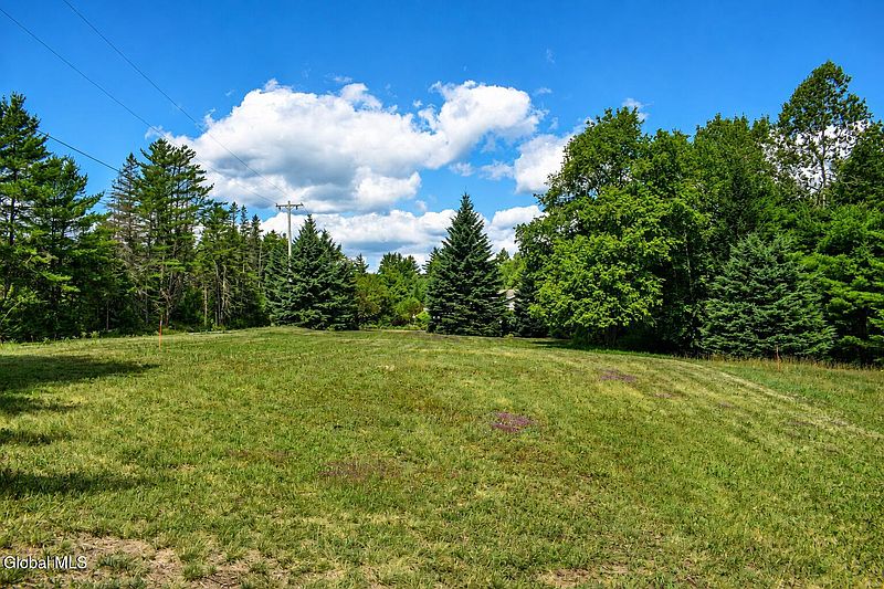 3rd image of 960 Olmstedville Road