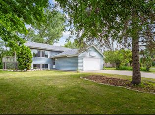 905 97th Ln NE, Blaine, MN 55434