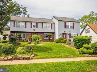 24 Gramercy Ln, Willingboro, NJ 08046