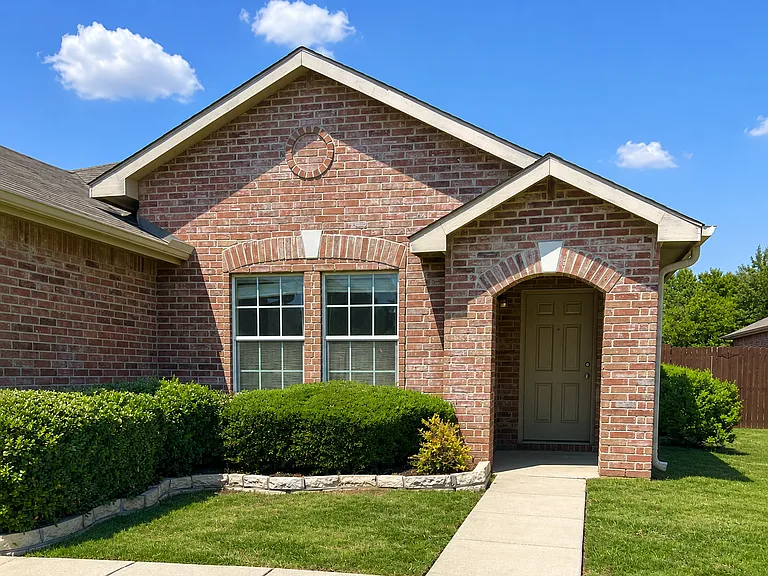 1921 Nightingale Dr — Photo 23