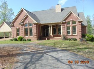 130 Greenview Cir, Bolivar, TN 38008