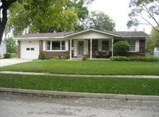 838 Royal Ln, Dundee, IL 60118