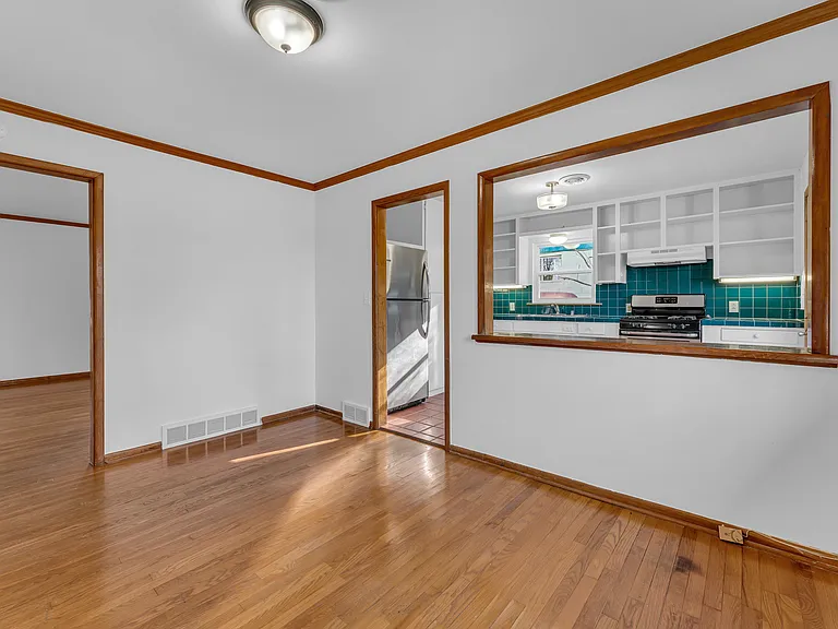 515 W Holly St — Photo 6