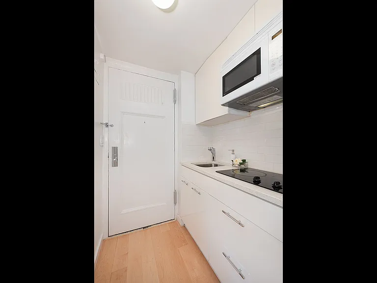 45 Tudor City Pl #321 — Photo 6
