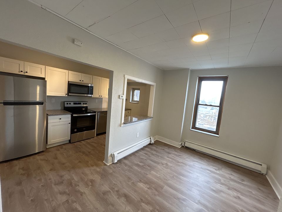 1st image of 615 Lincoln Ave #2