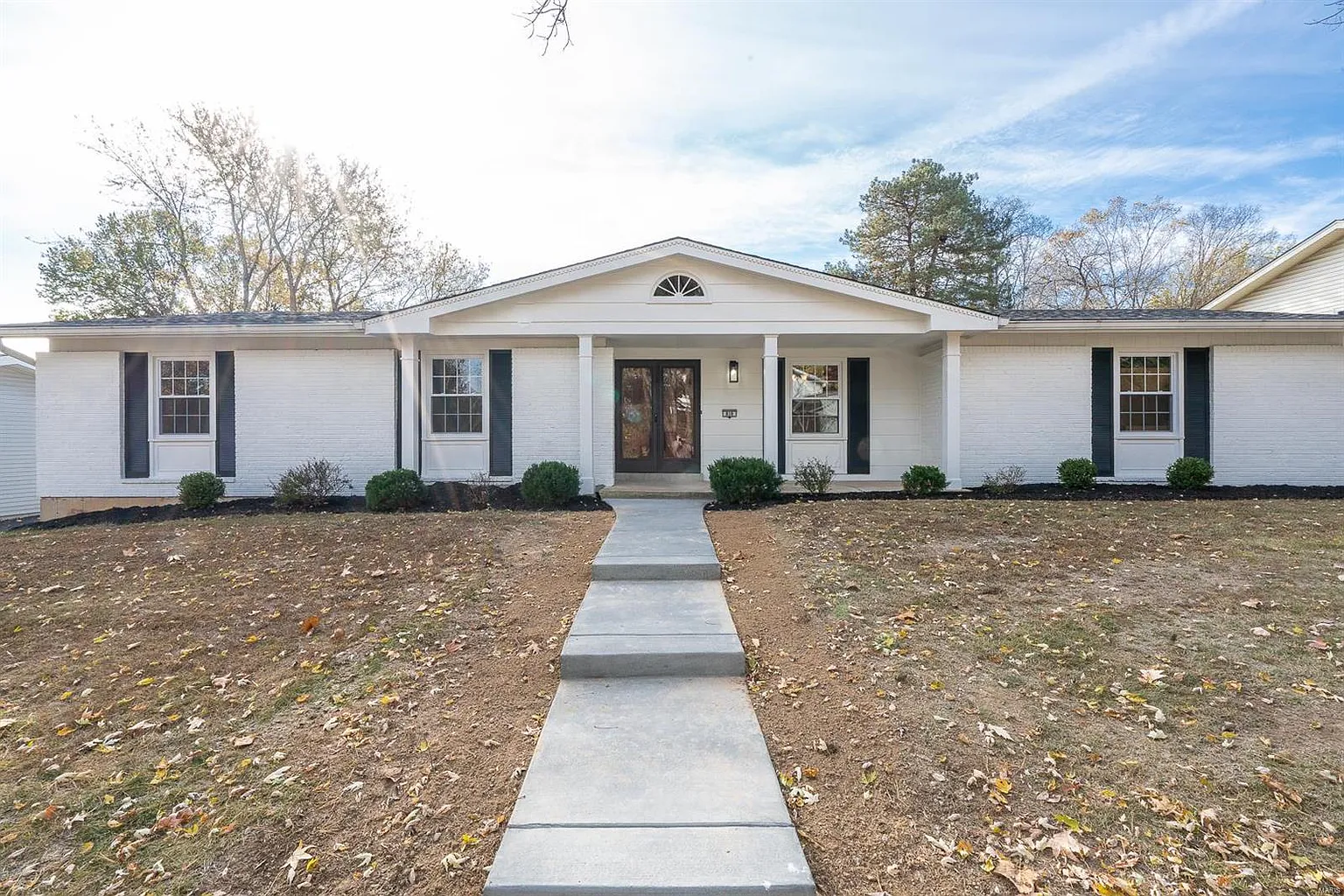 810 Bitterfield Dr photo 1
