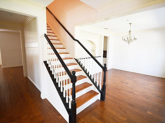 4th image of 8093 Garden Park St