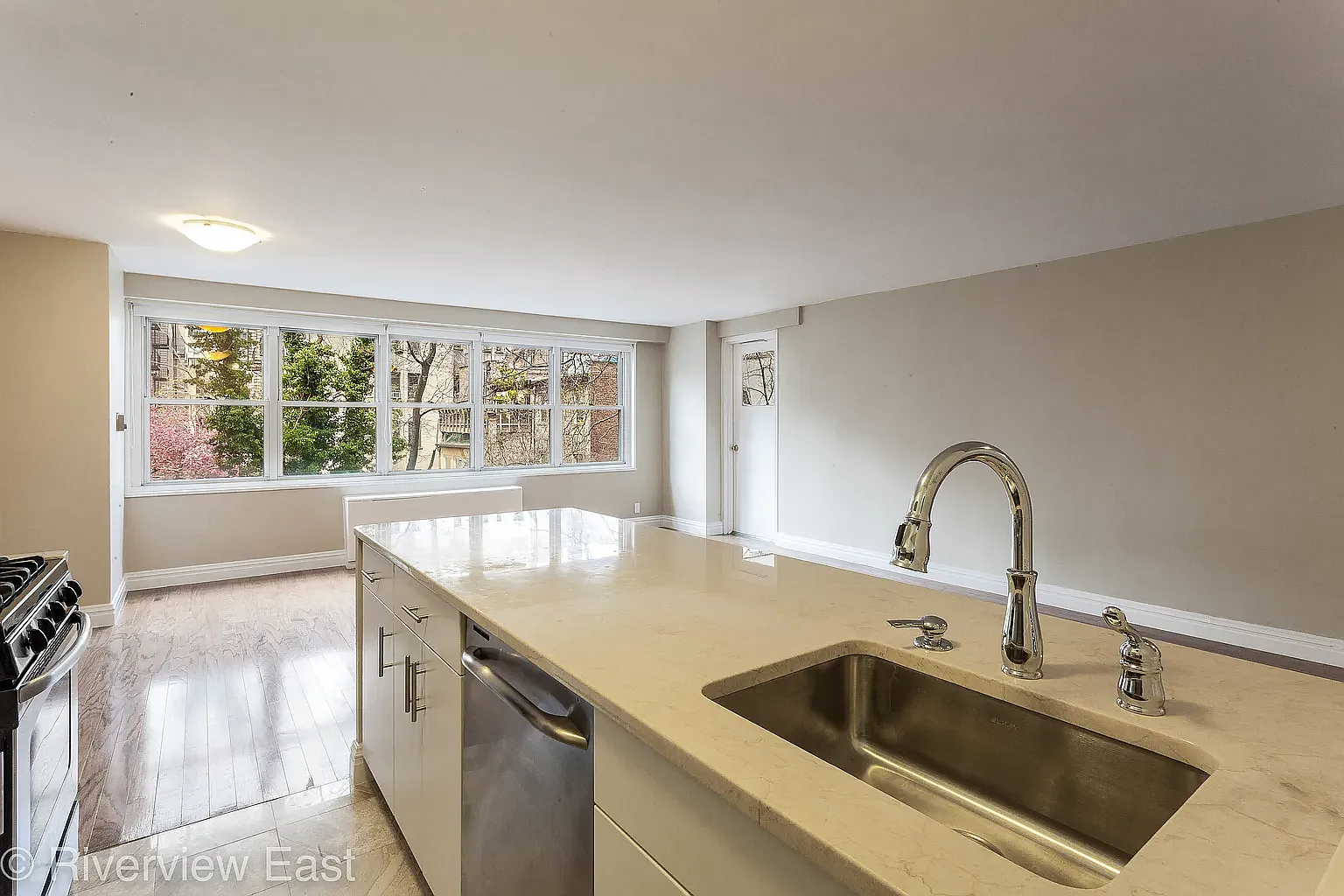 251 East 32nd Street — Photo 4