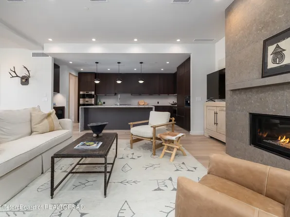 185 N Glenwood St #12, Jackson, WY 83001