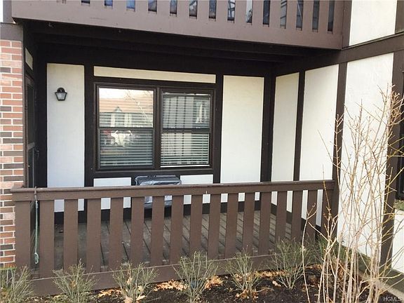 2nd image of 701 Sierra Vista Ln #701