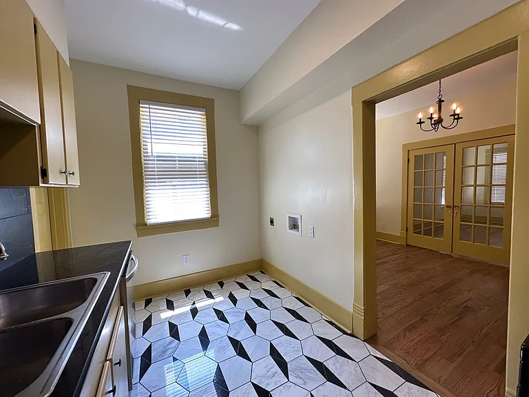 4910 Victor St #1 — Photo 15