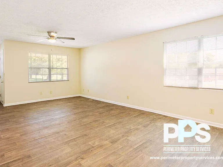 Cedar Chase — Photo 16