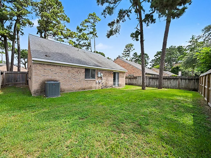 9415 Wallingham Dr — Photo 25