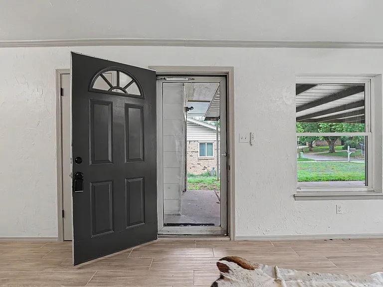 1715 Edgewood Dr — Photo 6