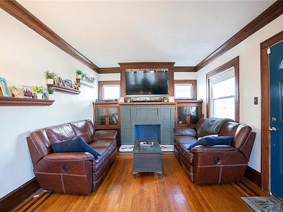 5th image of 924 Amelia Ave