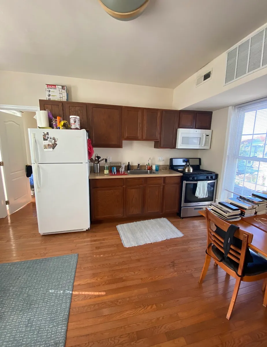 Building Photo - 3900 Terrace St #4