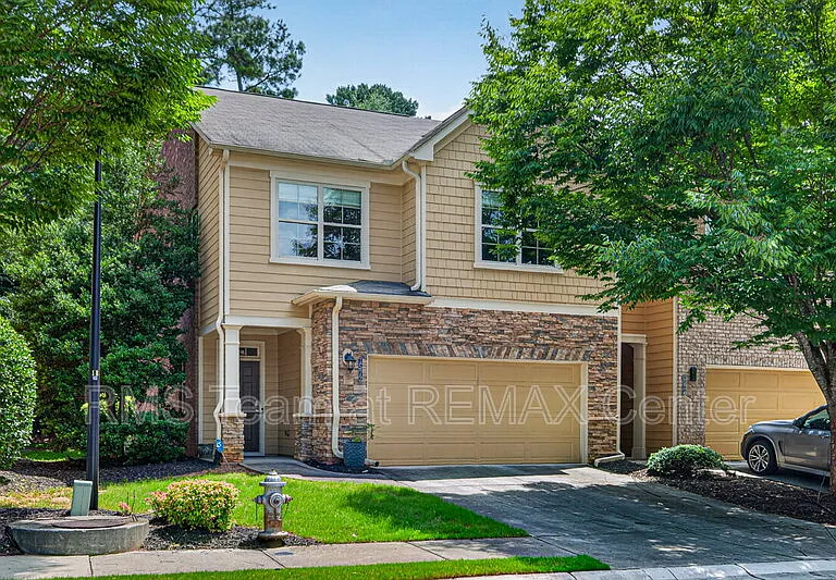 1572 Lenox Overlook Rd — Photo 1