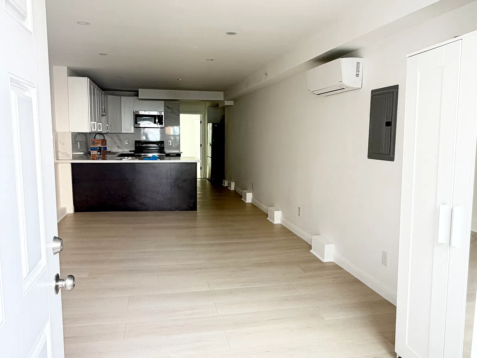 Studio, 650 sqft, $3,495 — Photo 4
