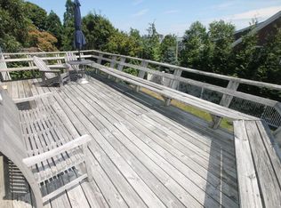 17 Highland Ave, Hull, MA 02045