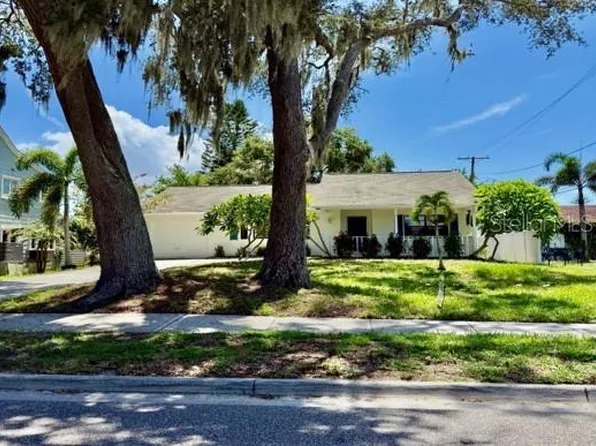 217 S Spring Blvd, Tarpon Springs, FL 34689