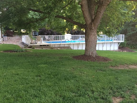 3rd image of 19723 Oakwood Dr