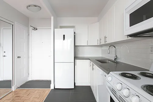 666 Spadina Ave Photo 1
