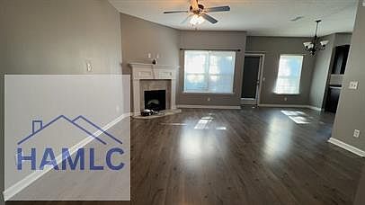2nd image of 1605 Longleaf Ct