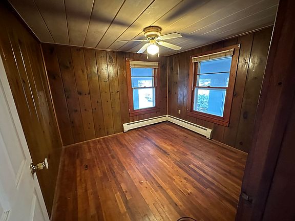 5th image of 106 Oak St