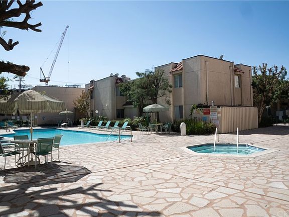 2nd image of 18307 Burbank Blvd Unit 32