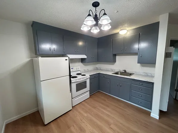 131 9th St APT B, Santa Rosa, CA 95401