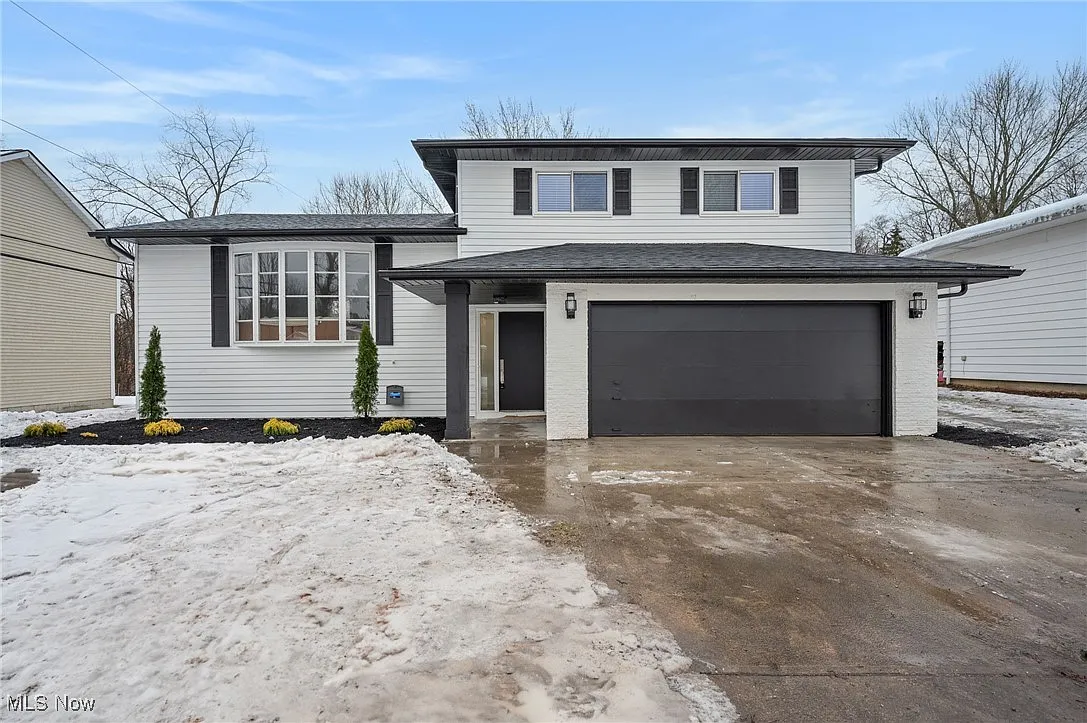 25970 Cambridge Dr photo 1