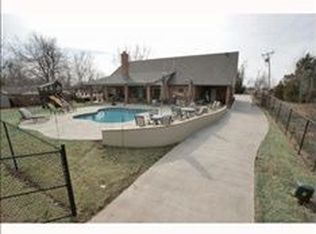 602 S Mitchell Ln, Mustang, OK 73064