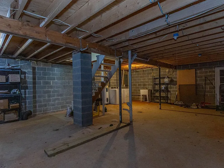 148 S Fieldstone Ln — Photo 35