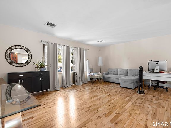 3rd image of 15 Inwood Drive
