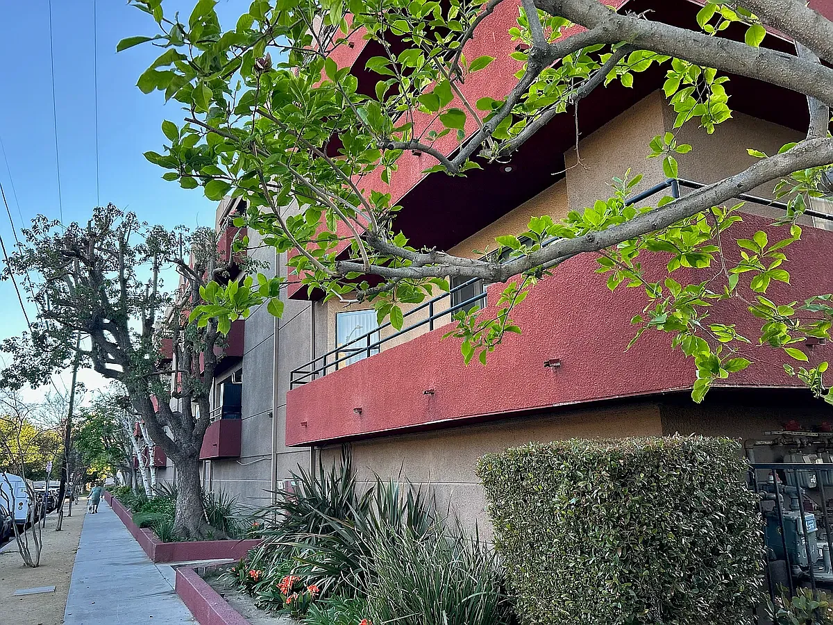 4717 Ben Ave Apartments — Photo 4