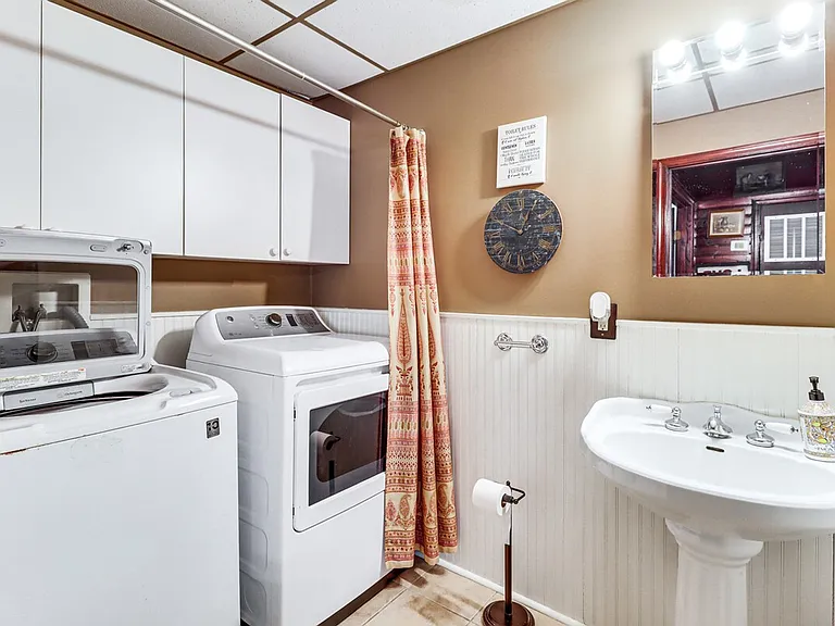 Laundry Room Cabinet