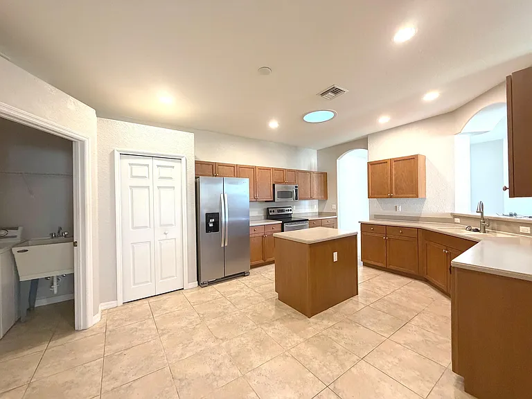 434 N Tangerine Sq SW — Photo 6