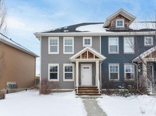 12 N Rafferty Ct, Sylvan Lake, AB T4S0K3