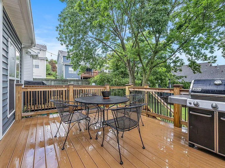 407 Normandy Cir — Photo 41