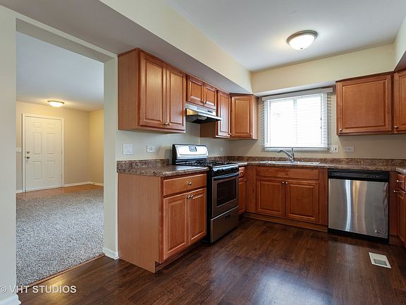2nd image of 2990 Middlebury Ct W