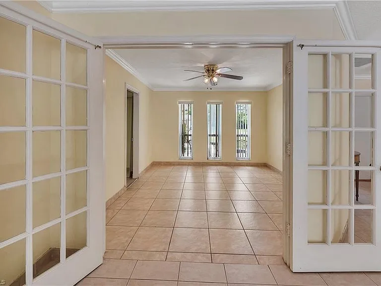 639 S Pompano Dr — Photo 8