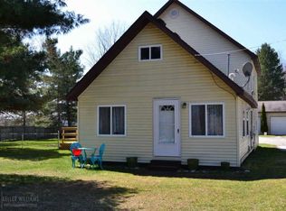 1943 Hickory Rd, Kimball, MI 48074