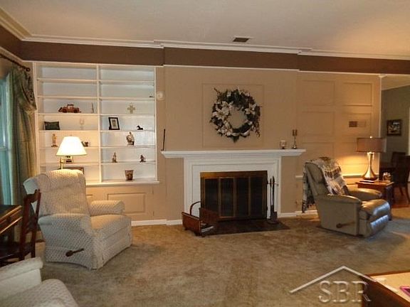 5th image of 33 Davis Dr