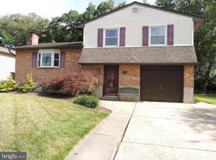 12 Stature Dr, Newark, DE 19713