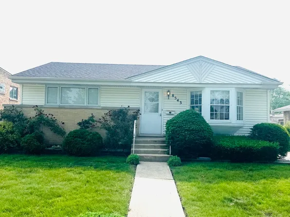 8543 N Oriole Ave, Niles, IL 60714